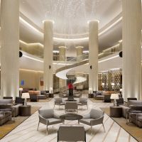 /content/images/pages/212/zoomi_hyattregencymoscowpetrovskyparklobby2hiresromandemchenko.jpg